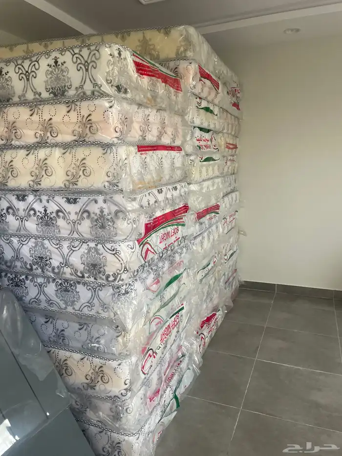 سرير نوم نفر واطقم كنب جديده لم تستخدم للبيع 1