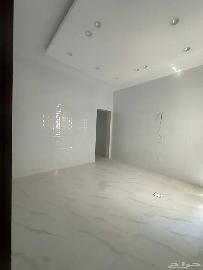 دور للبيع في العوينة 6 غرف ب 850 الف . 3