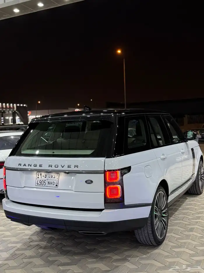 رنج روفر 2021 ابيض سقف اسود 5
