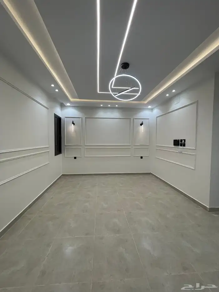 للبيع شقق علويه بسعر 530 الف بسطح خاص ومصعد شغال حى الضيافه 15