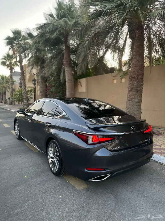 لكزس ES350 2022 بحاله الوكاله 2