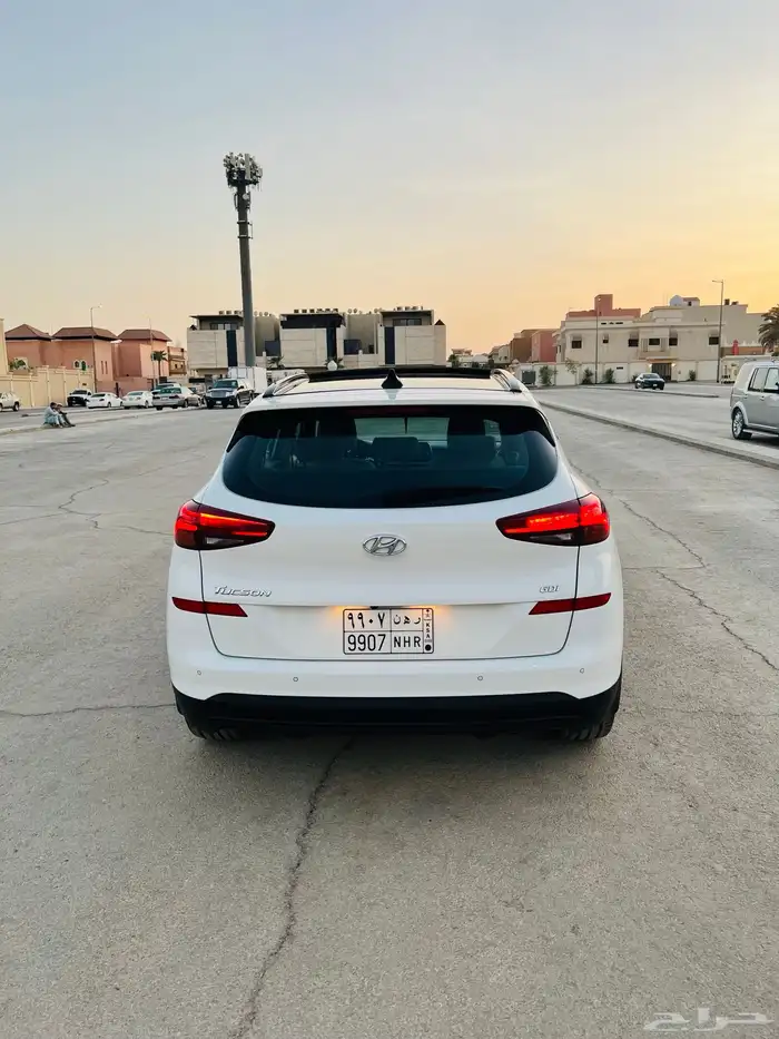 توسان 1600 cc وكاله مخزن ممشي قليل 3