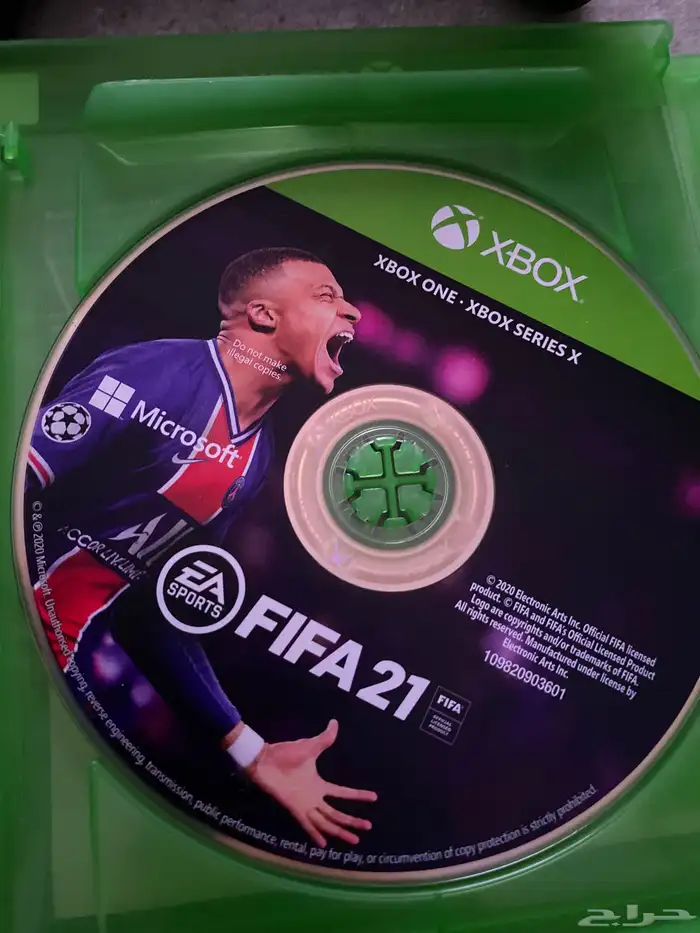 xbox games and controller 2