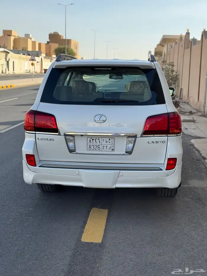 للبيع جيب لكزس LX 570 DD 2010 2