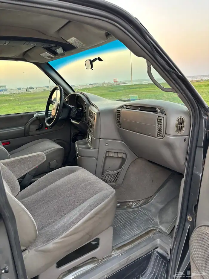 جمس فان سفاري 2004 - 2004 GMC Safari Van . 14