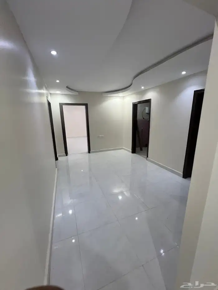 عمارة 3 ادوار للايجار   شقة للايجار العزيزية الدفاع 6