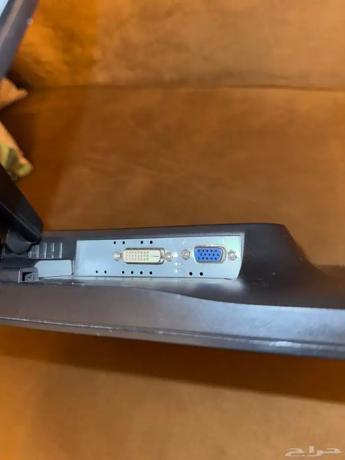 شاشه hp 17 إنش 3