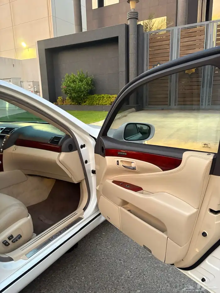 لكزس LS460 2010 شورت نظيف 27