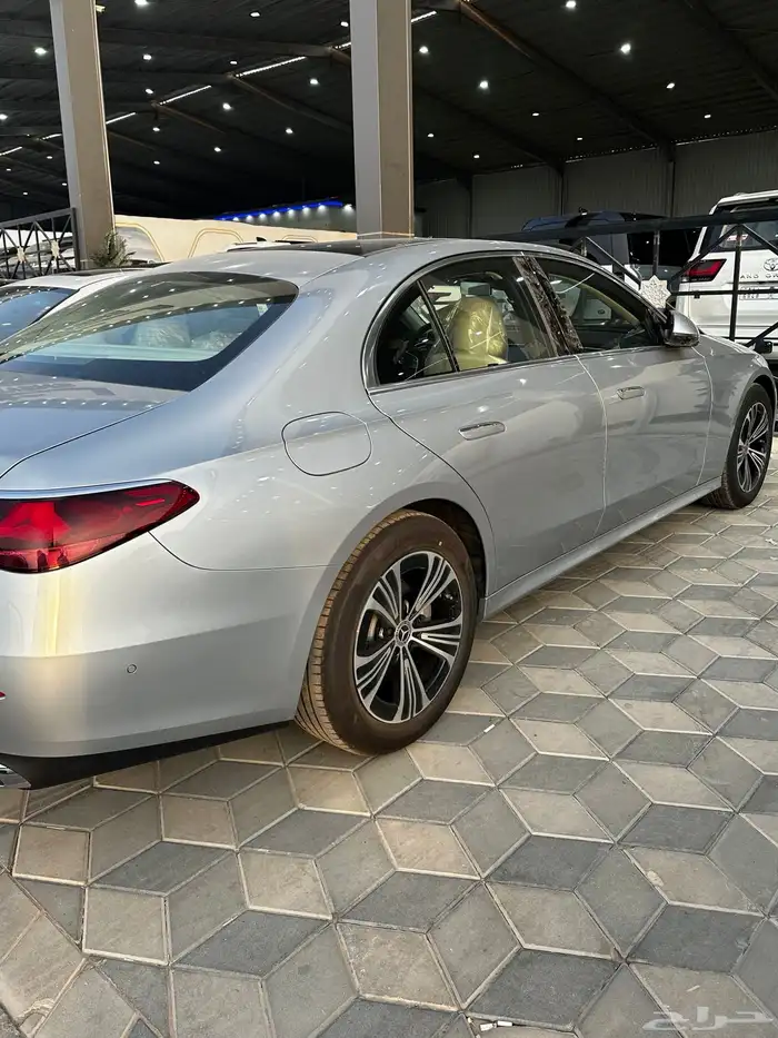 مرسيدس بنز E200 6