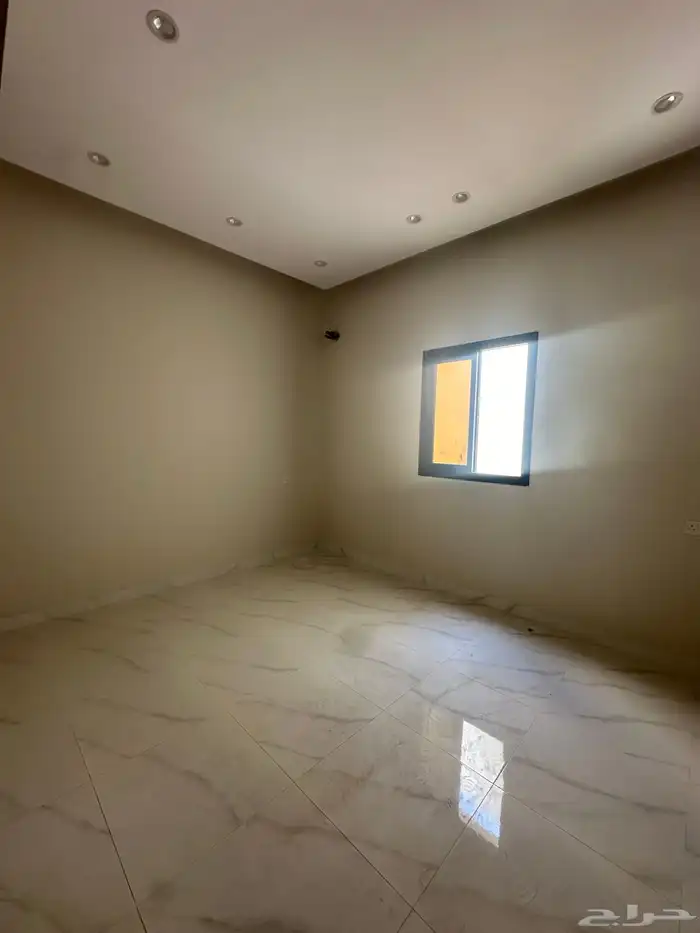 دور للبيع في العوينة 6 غرف ب 850 الف . 4