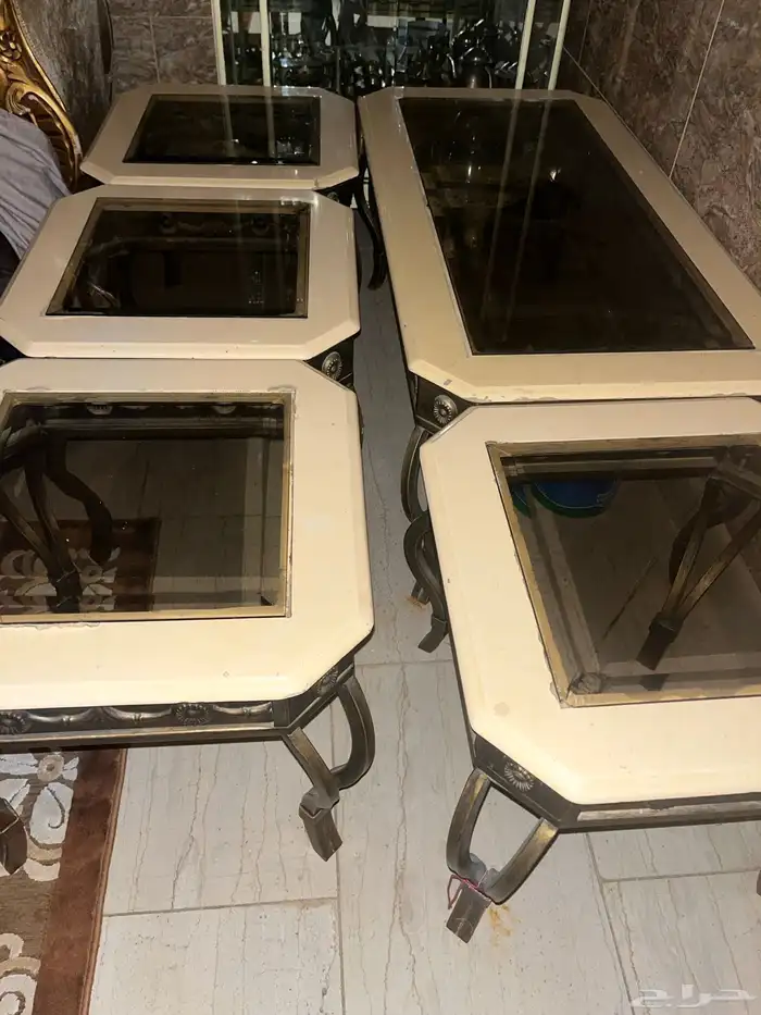 طاولات زجاج 1