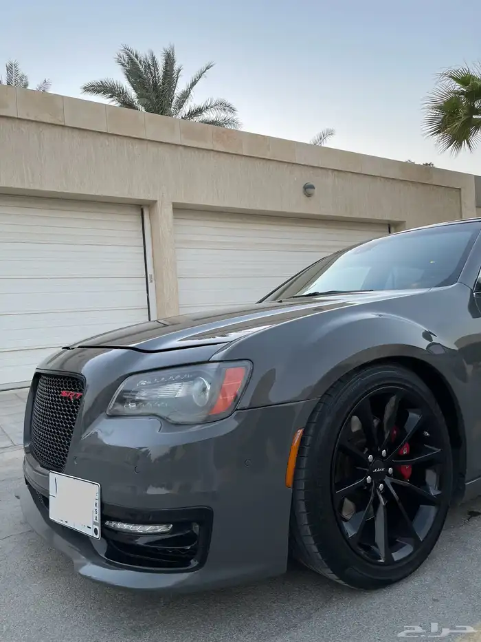 كرايزلر srt 8 12