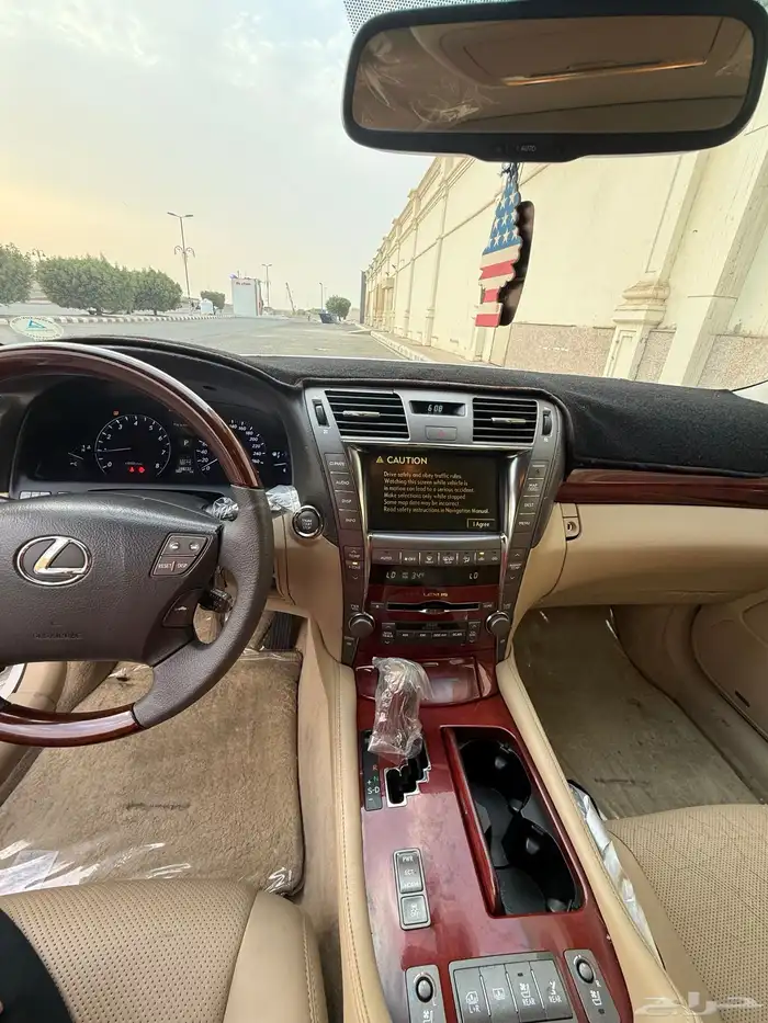 لكزس LS 2008 9