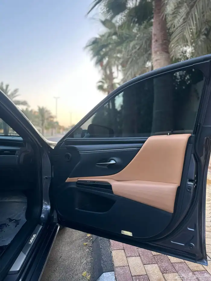 لكزس ES350 2022 بحاله الوكاله 16
