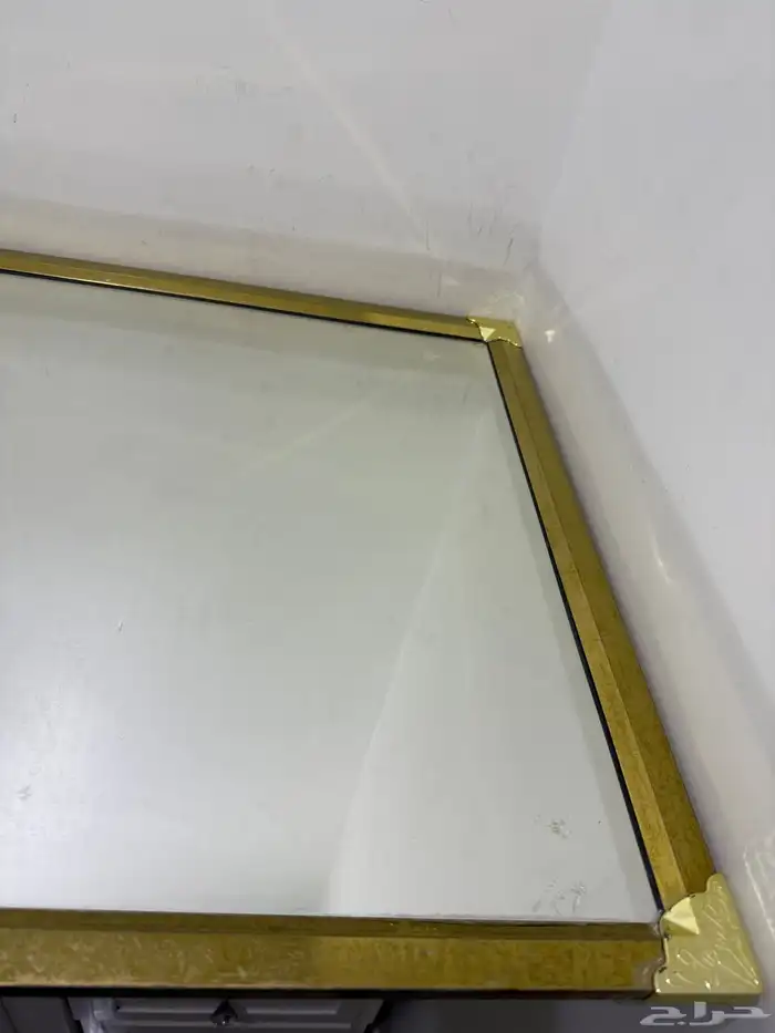 مراية للبيع نظيفه جدا 0