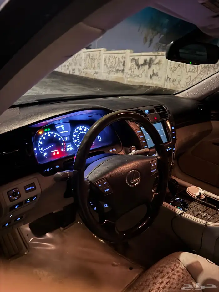 لكزس LS460 2007 19