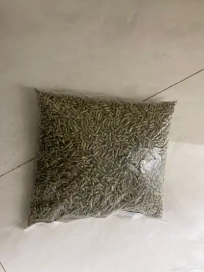 ارنب مع القفص والاكل والماء index