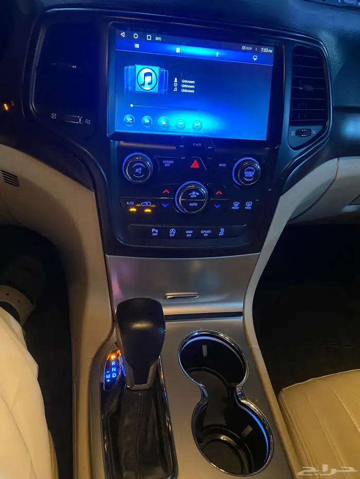 جيب جراند شيروكى بحاله الوكاله ولله الحمد LAREDO 40