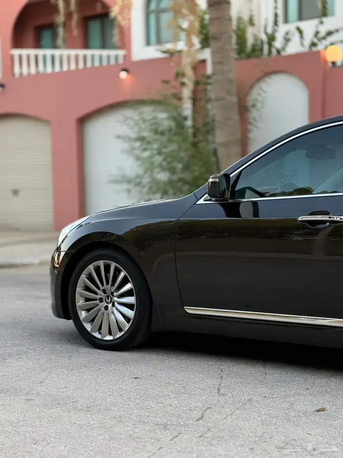 سنتنيال V8 فل كامل قمة النظافة ممشى قليل 9