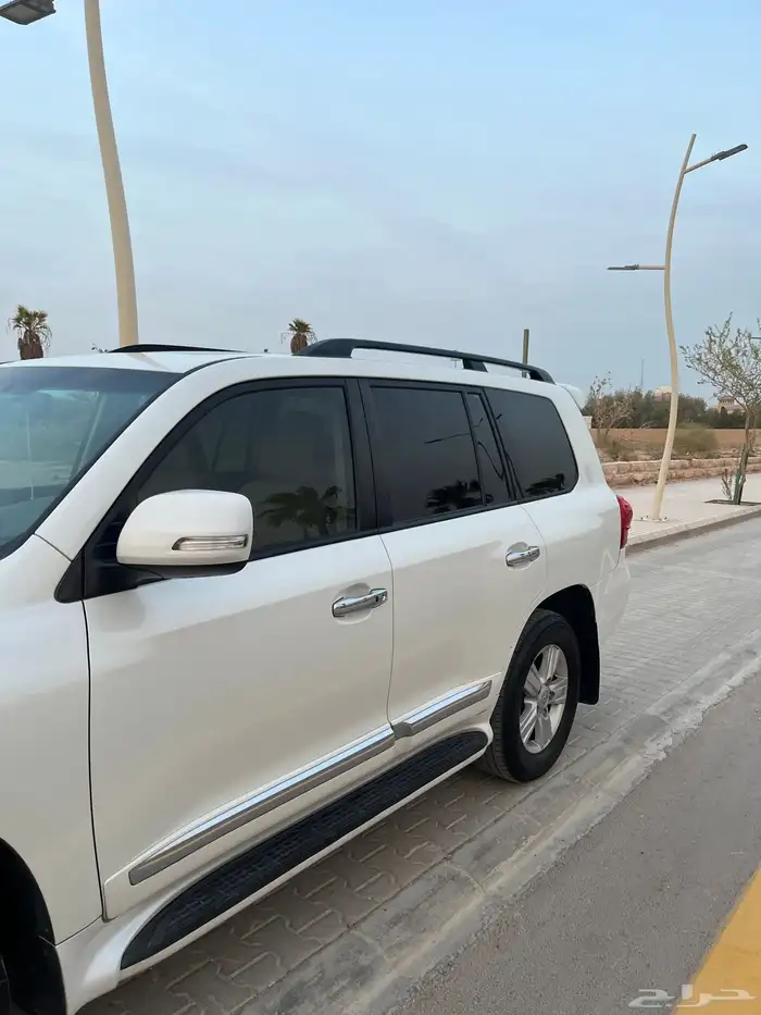 لاند كروزر GXR 8