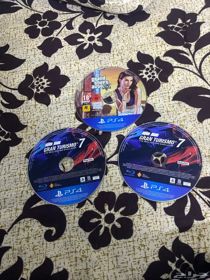 سوني 4 متسخدم مع gta5 وقراند تريسمو 7 2