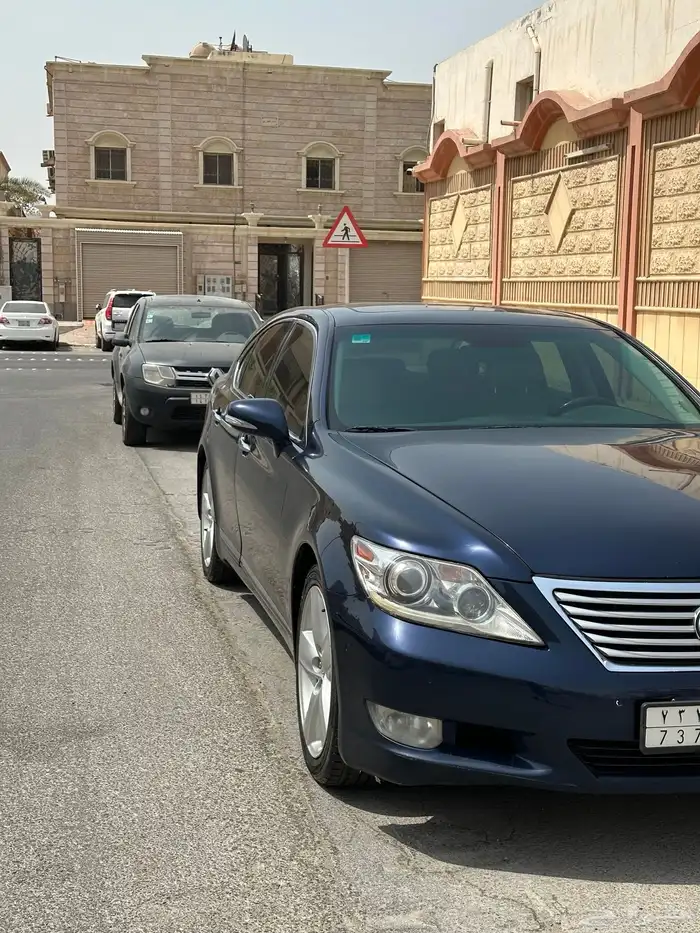 لكزس 460 (2010) للبيع 15