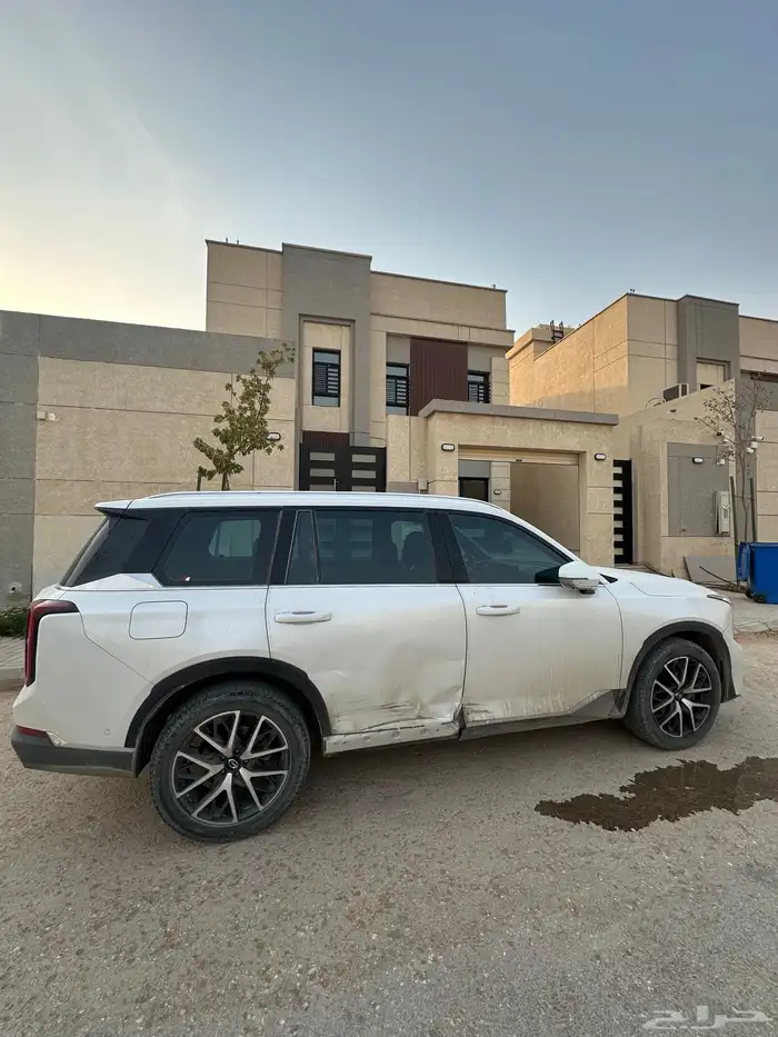 سيارة GAC GS8 فل كامل 2023 ممشى قليل نظيفة 4