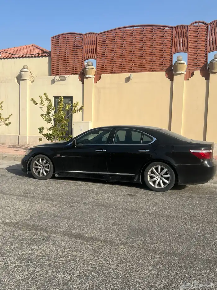 لكزس اماراتيه ls460 2