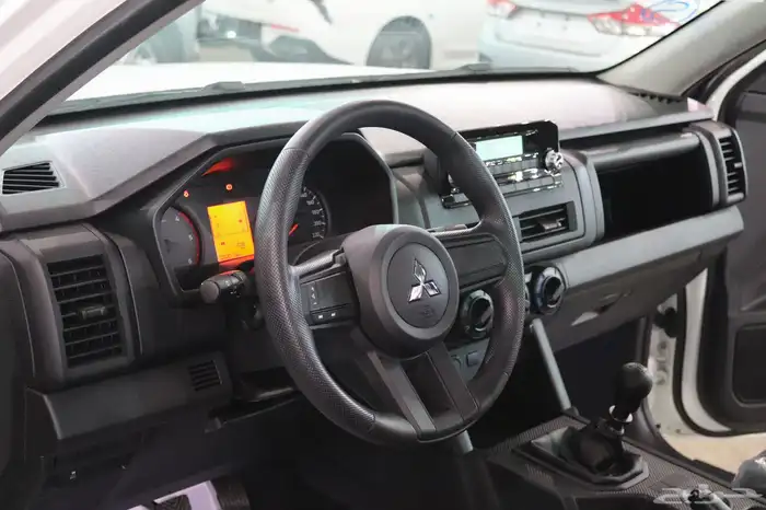ميتسوبيشي L200 غمارة ديزل موديل 2024 بسعر 71.300 9