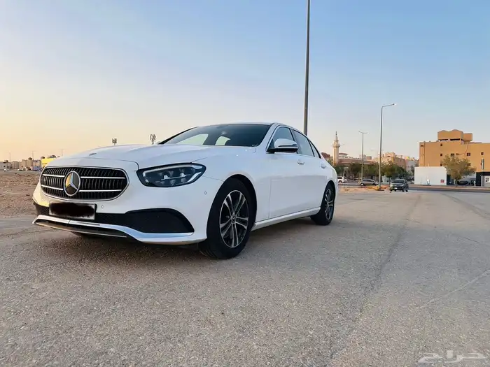 مرسيدس E200 موديل 2022 1