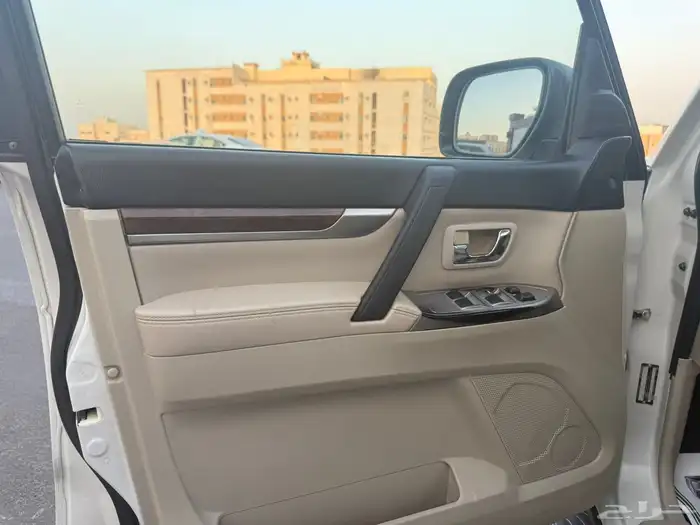 باجيرو 2014 فل كامل قمه بالنظافه 14