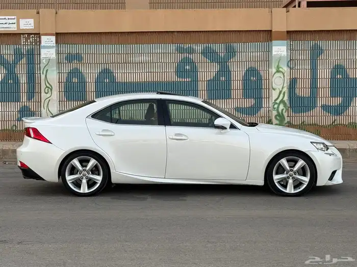 لكزس IS350 2015 فل كامل 6
