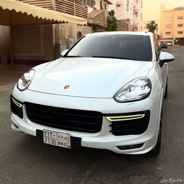 Porsche cayenne GTS 2016 3
