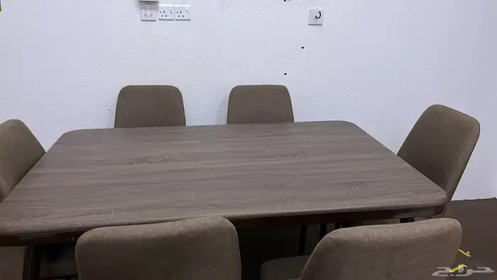 غرفه نوم وطاوله طعام وطاوله تقديم للضيوف 6