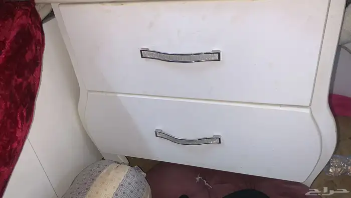 غرفه نوم للبيع كامل بجميع أغراضها وسرير ثاني للبيع 4
