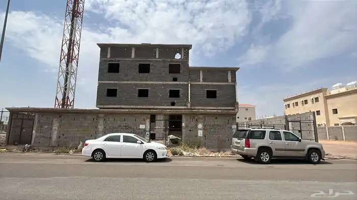 عمارة   فيلا عظم في شوران مسبح   نادي   بدروم   11 شقة 0