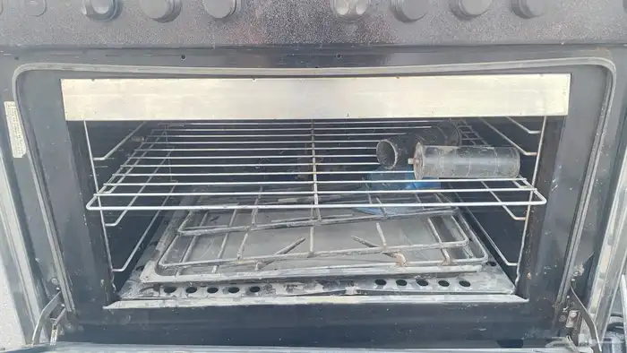 فرن المتبولي شغال ونضيف وكل أغراضه موجوده 1