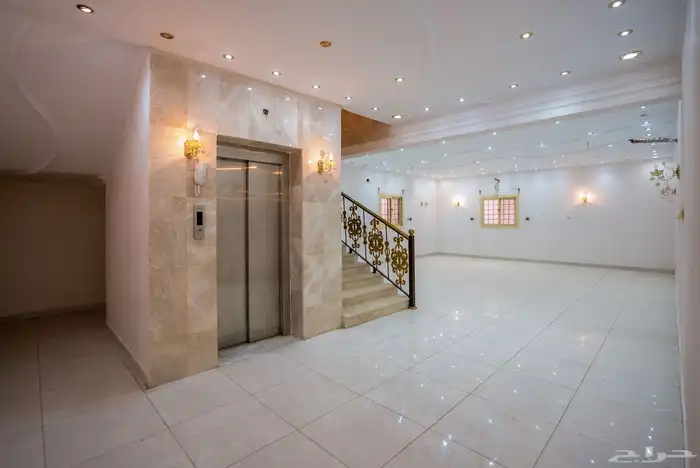 عمارة تحتوي على فيلا   3 شقق 18