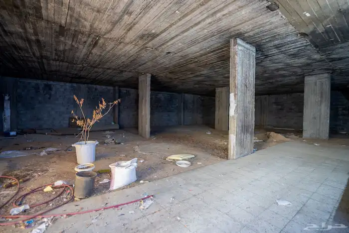 عمارة تحتوي على فيلا   3 شقق 3