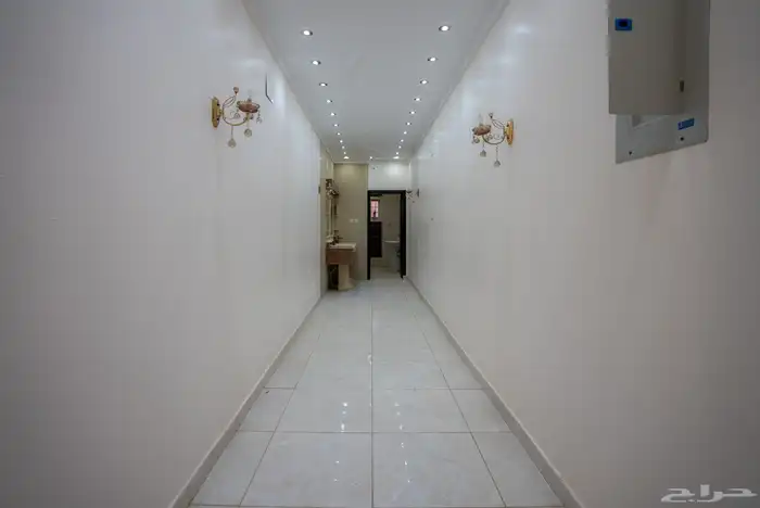 عمارة تحتوي على فيلا   3 شقق 10