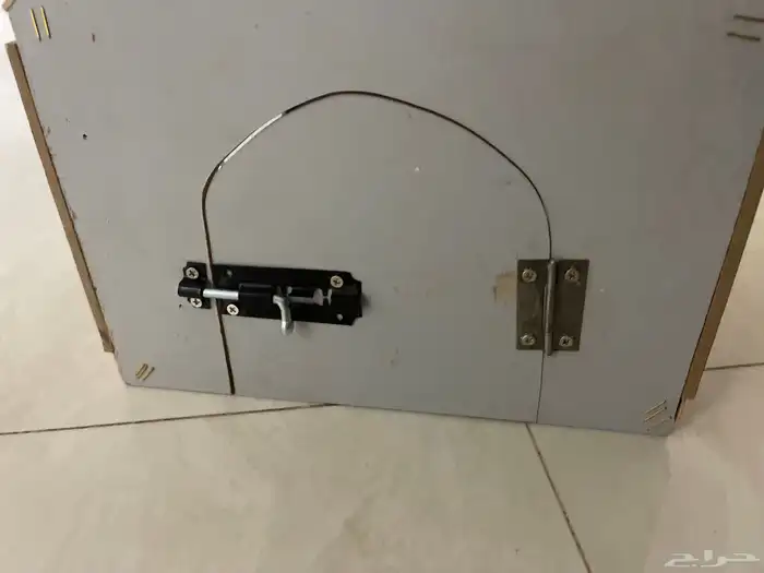 ارنب مع القفص والاكل والماء 2