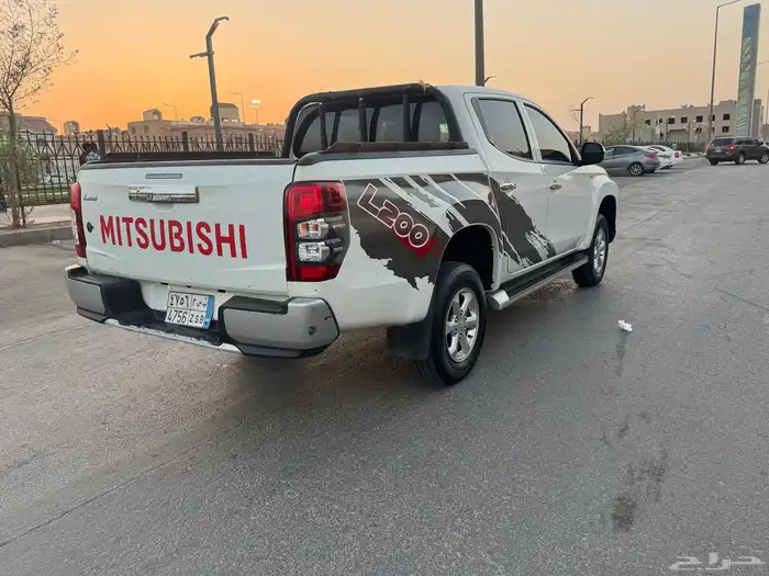 ميتسوبيشي L200 2022 فل كامل ابيض 5