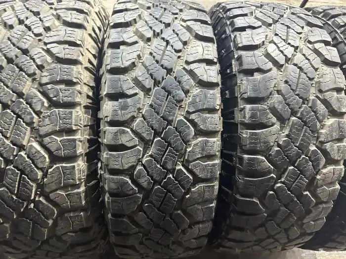 كفرات نص حجري جودير مقاس 275 70 18 6