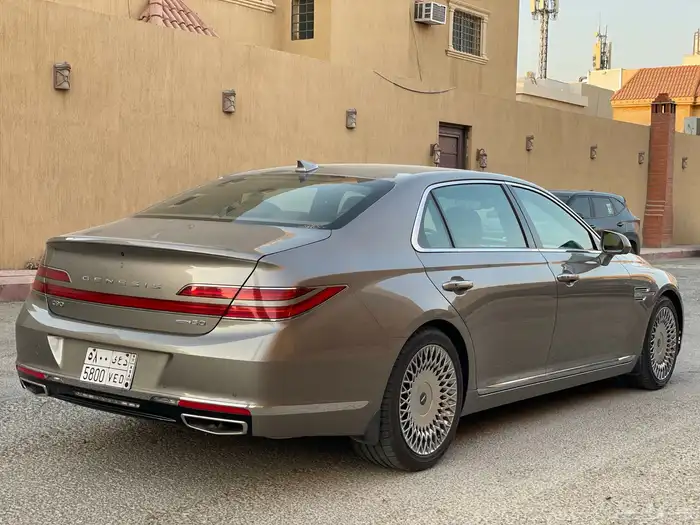 جينسس G90 رويال 5