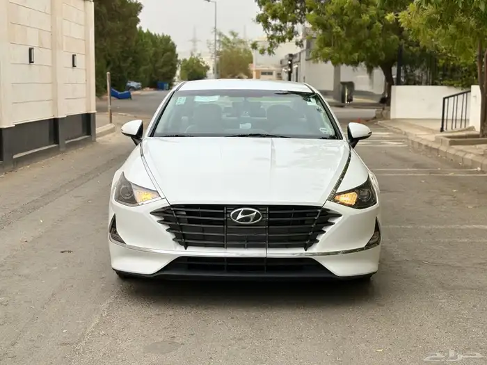 هونداي سوناتا 2020 ابيض لولي نظيفه للبيع 13