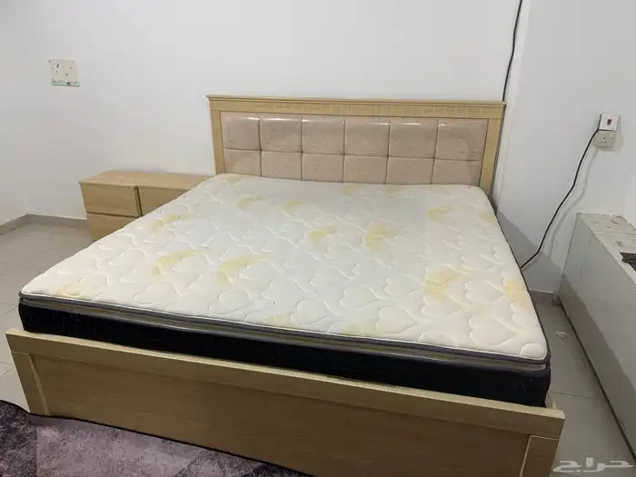 سرير 2 متر ودولاب و2 كومودينو 1