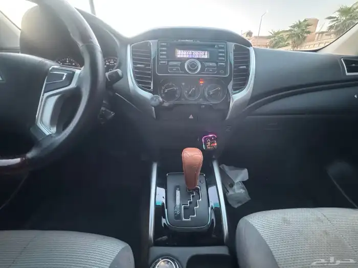ميتسوبيشي L200 2022 فل كامل ابيض 17