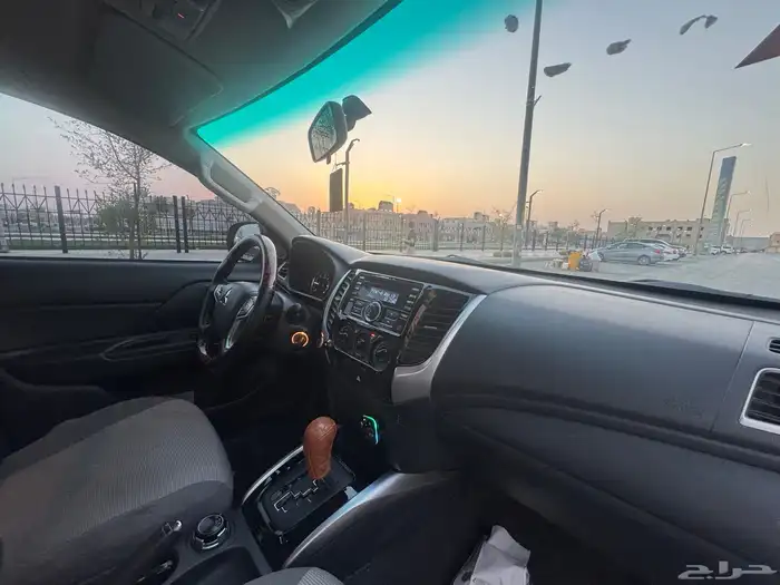 ميتسوبيشي L200 2022 فل كامل ابيض 15
