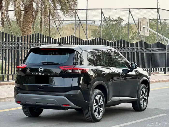 نيسان اكس تريل موديل 2023 سعودي نص فل دبل 7 ركاب 15
