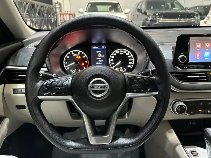 نيسان التيما موديل 2022 استاندر 12